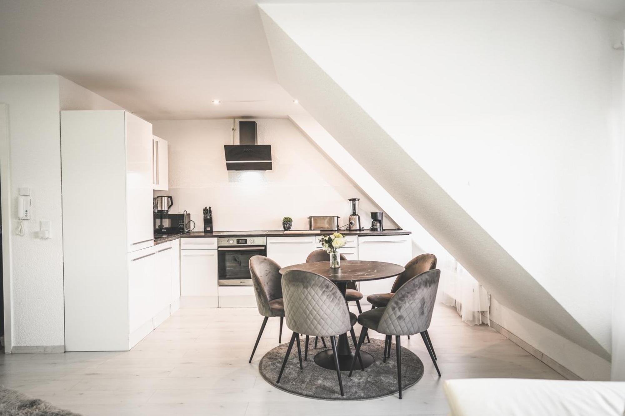 Luxus Maisonette Wohnung Am See, Wehome Premium Sankt Leon-Rot Exteriér fotografie